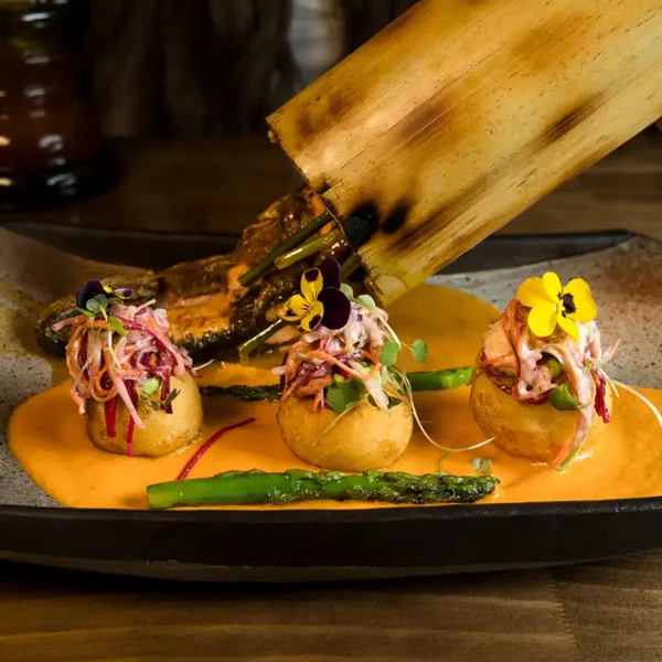 Trucha al Bambu con Croqueta de Yuca